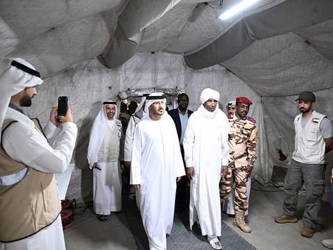 Rashid Saeed Al Shamsi, UAE Ambassador to the Republic of Chad, on Sunday opened the field hospital in the Chadian city of Amdjarass in the presence of the Chadian Minister of Health, a number of Chadian government officials, representatives of UAE entities supervising the implementation of the project, and the Emirati medical team.