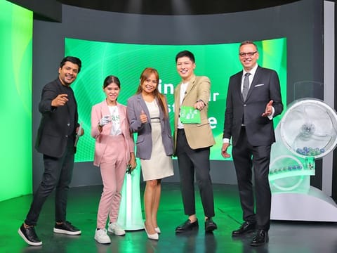 draw, with hosts Maradona Rebello and special guest Mark Ilano, a prominent Filipino blogger and influencer, added an extra dose of excitement and fun to the event
