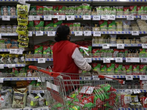 The investment, if it materializes, will bolster India’s status as a rare bright spot for Western private investors who are shying away from new investments in China.