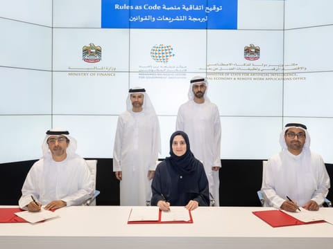 The agreement was signed by Huda Al Hashimi, Deputy Minister of Cabinet Affairs for Strategic Affairs; Younis Haji Al Khoori, Undersecretary of the Ministry of Finance; and Saqr Bin Ghalib, Executive Director at the Artificial Intelligence, Digital Economy, and Remote Work Applications Office.