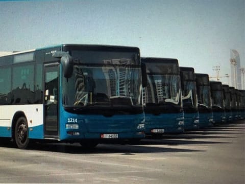 Visitors and temporary commuters can enjoy unlimited bus rides within Abu Dhabi, Al Ain, and Al Dhafra with a 7-day pass or a 30-day pass.