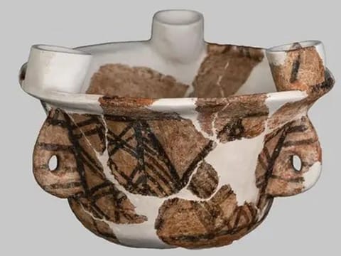 The discovery was made in partnership with the Saudi Heritage Commission within the Jeddah Historic Area, shedding new light on the early Islamic caliphates’ era.