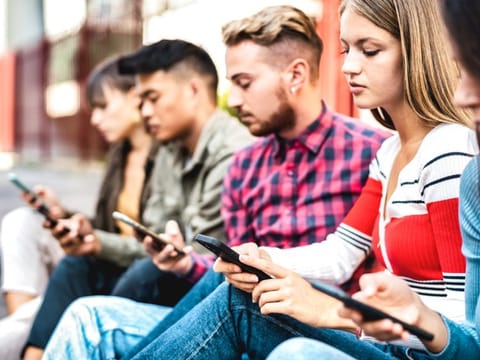 Dr Vivek Murthy, the US surgeon general, said allowing children to use social media was like giving them medicine that is not proven to be safe.