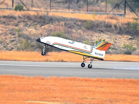 The mission successfully simulated the approach and high-speed landing conditions of RLV returning from space.
