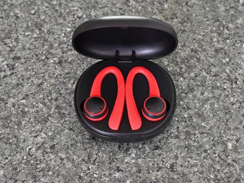 With their ear hook or clip-on design, air conduction headphones leave your ear canal free to listen to ambient sounds, even as you enjoy your music and podcasts.