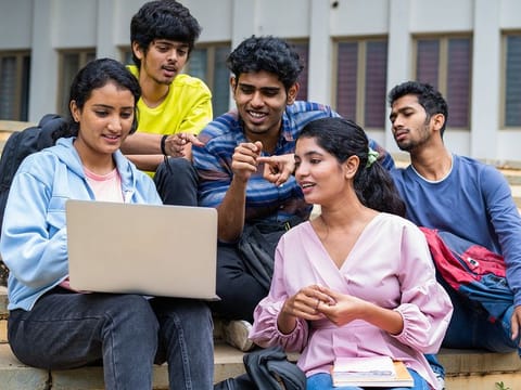 The Ministry of Higher Education and Scientific Research in the UAE on Monday announces to revamp foreign qualification recognition process