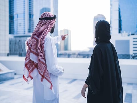 In recent years, Saudi Arabia has launched several initiatives aimed at employing its nationals and replacing foreign workers in various fields such as education, telecommunications and real estate. Illustrative image.