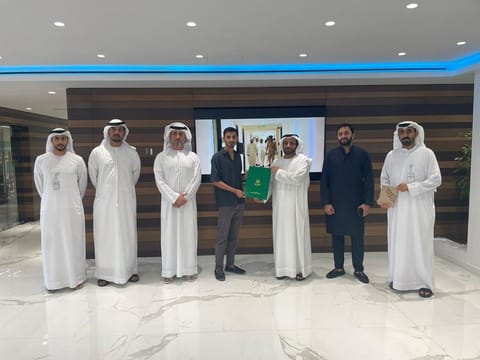 Brigadier Hareb Mohammed Al Shamsi, Director of the General Department of Criminal Investigations, praised Mohammed’s act, calling it “a commendation of his honesty and embodiment of the noble values that the community greatly values.”
