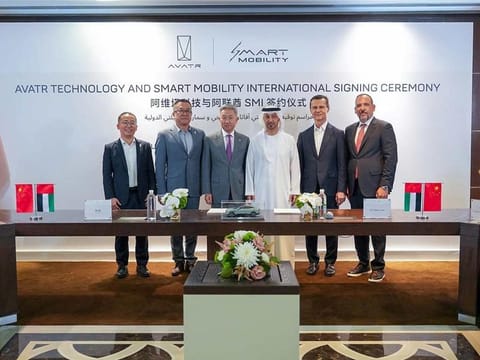 Smart Mobility International (SMI) and AVATR Technology sign strategic partnership agreement, making UAE its first export market outside of China.