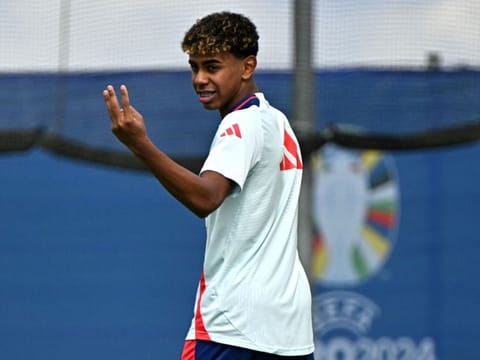 Spain's Lamine Yamal takes part in a training session.