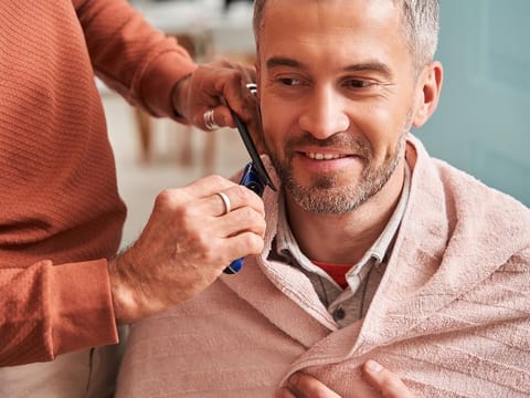 From applying for a regular salon licence to freelance options, here are all the ways in which you can work as a freelancer in the aesthetics industry. Picture used for illustrative purposes only.
