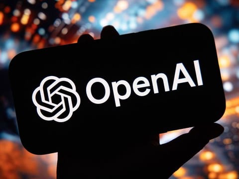 AI just shook things up again: Hot on the heels of DeepSeek R1’s rise to fame, OpenAI dropped Deep Research, setting a bold new trend. This cutting-edge AI agent jumps right into the growing wave of smart, self-sufficient tools that can tackle multiple tasks with little to no human oversight.