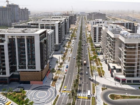 With an expected 300,000 new homes to be ready in the next 4 years, there are new dynamics that Dubai real estate must adjust to.
