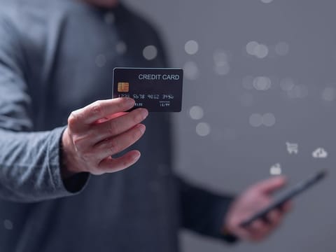 Comera Pay is licensed and regulated by the Central Bank of the UAE and aims to be the leading provider of an all-in-one cashless payment solution. The picture is used for illustrative purposes only.