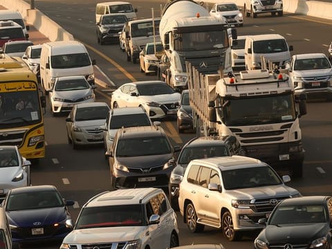 Motorists changing lane at the last moment to take an exit. Picture used for illustrative purposes only.
