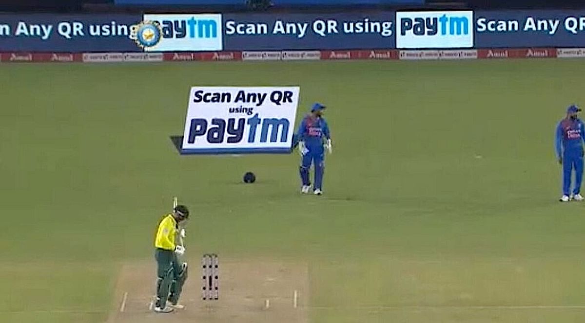 Paytm's Scan Any QR Code campaign as seen during a cricket match.