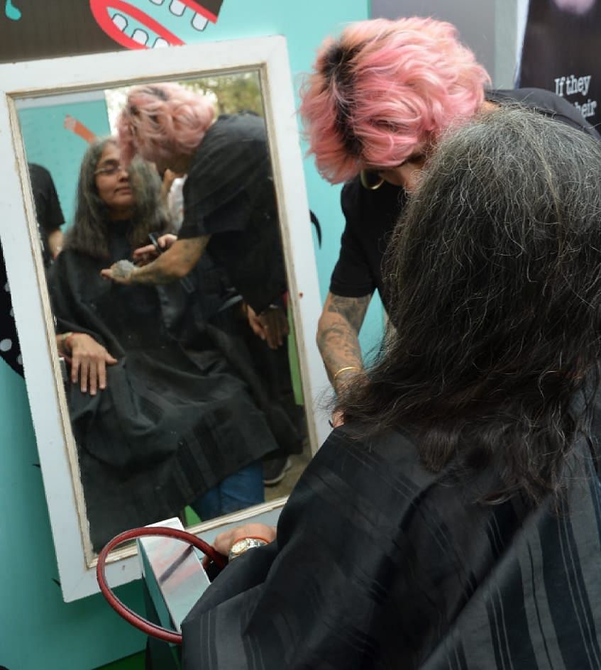 Jaslok hospital organizes hair donation drive on World Cancer Day