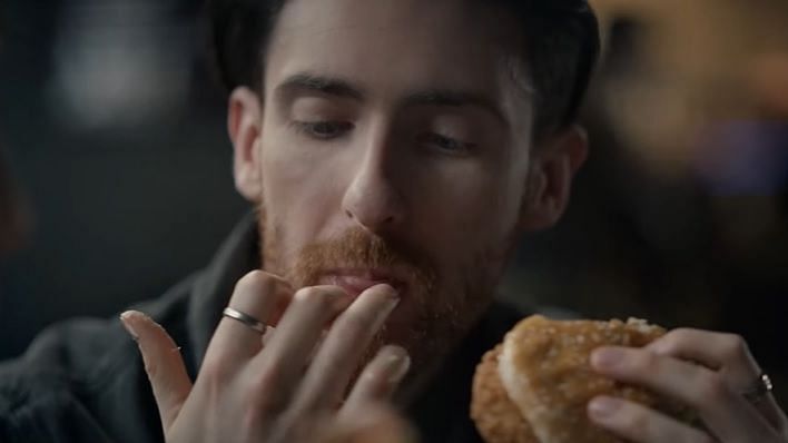 KFC pulls its 'Finger Lickin' Good' ad amid COVID - 19 fear