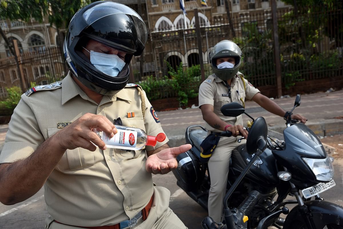HUL distributes 3,500 litres of Lifebuoy hand sanitisers to Mumbai Police