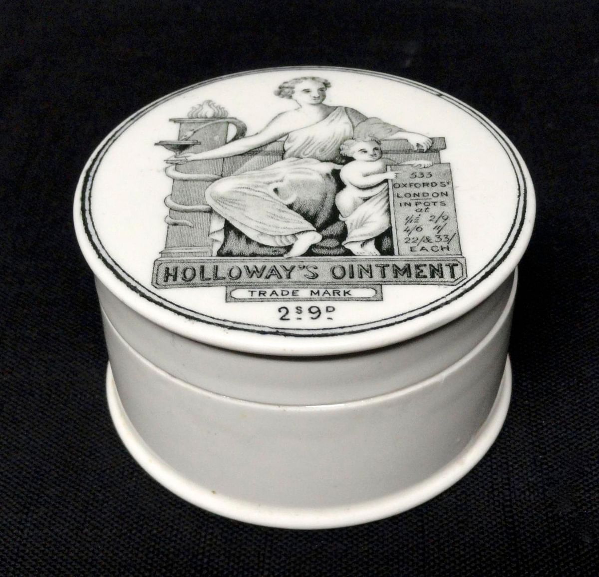 Pack shot of Holloway's Ointment