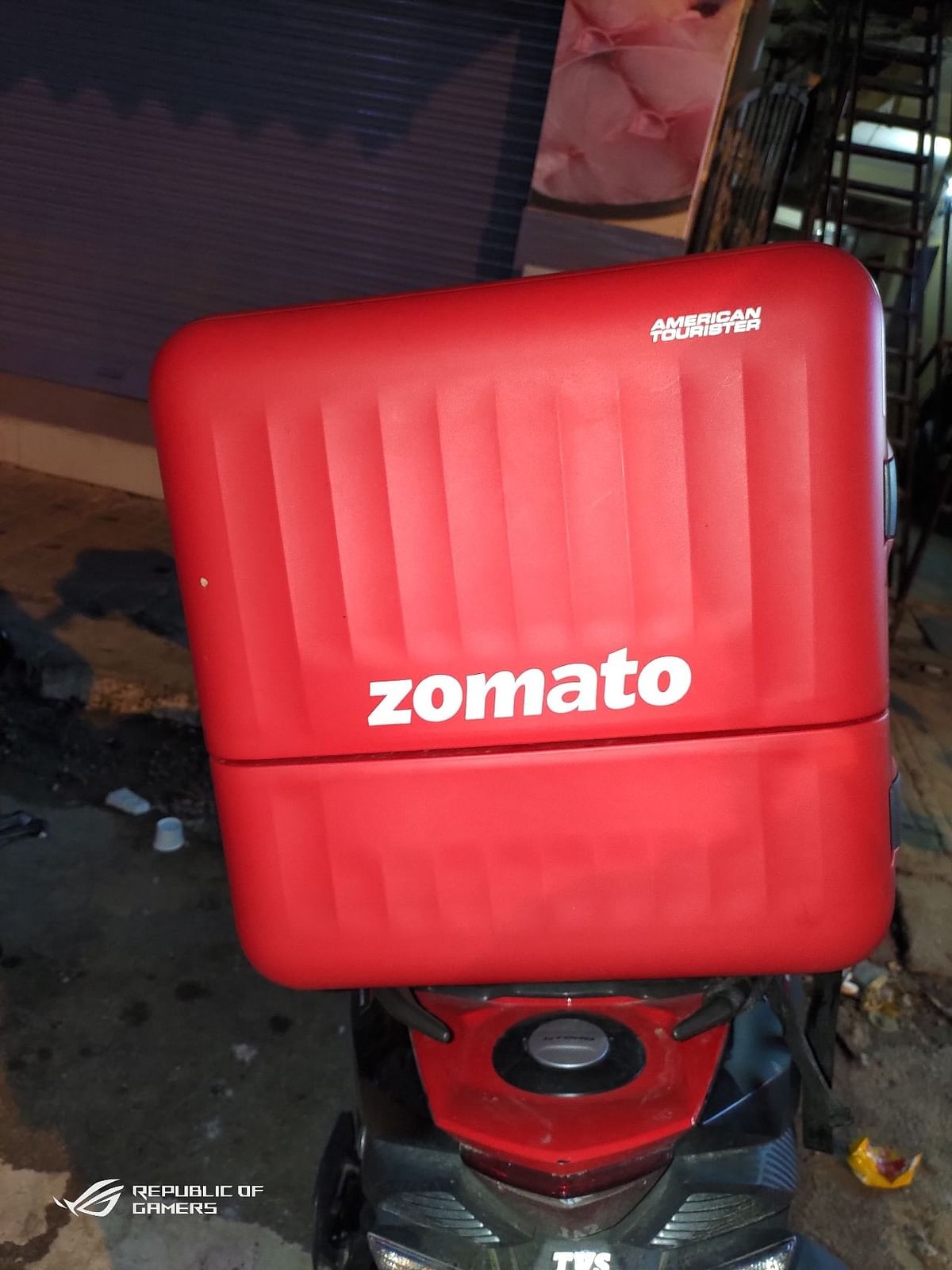 Meet the American Tourister branded Zomato delivery bag worth Rs 7k