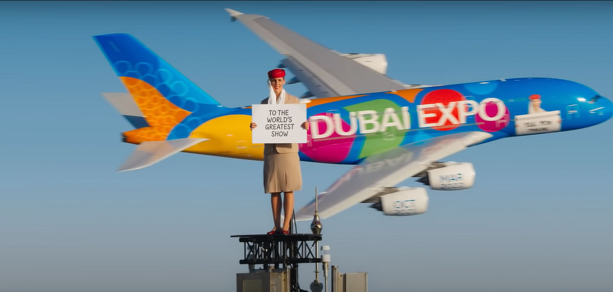 Emirates scales Burj Khalifa once again; this time with an A380 to promote Dubai Expo 2020