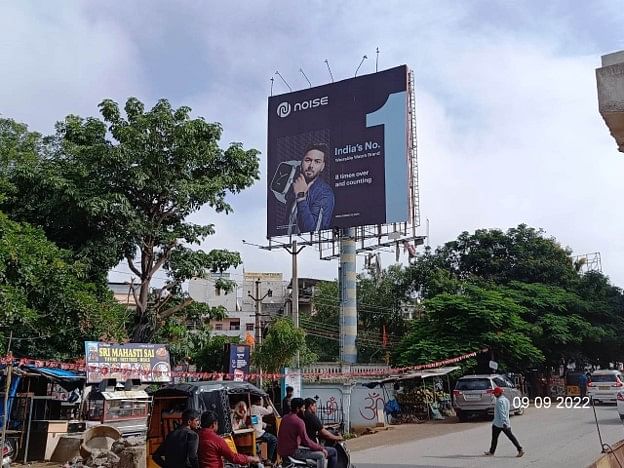 Noise launches its OOH campaign featuring Rishabh Pant