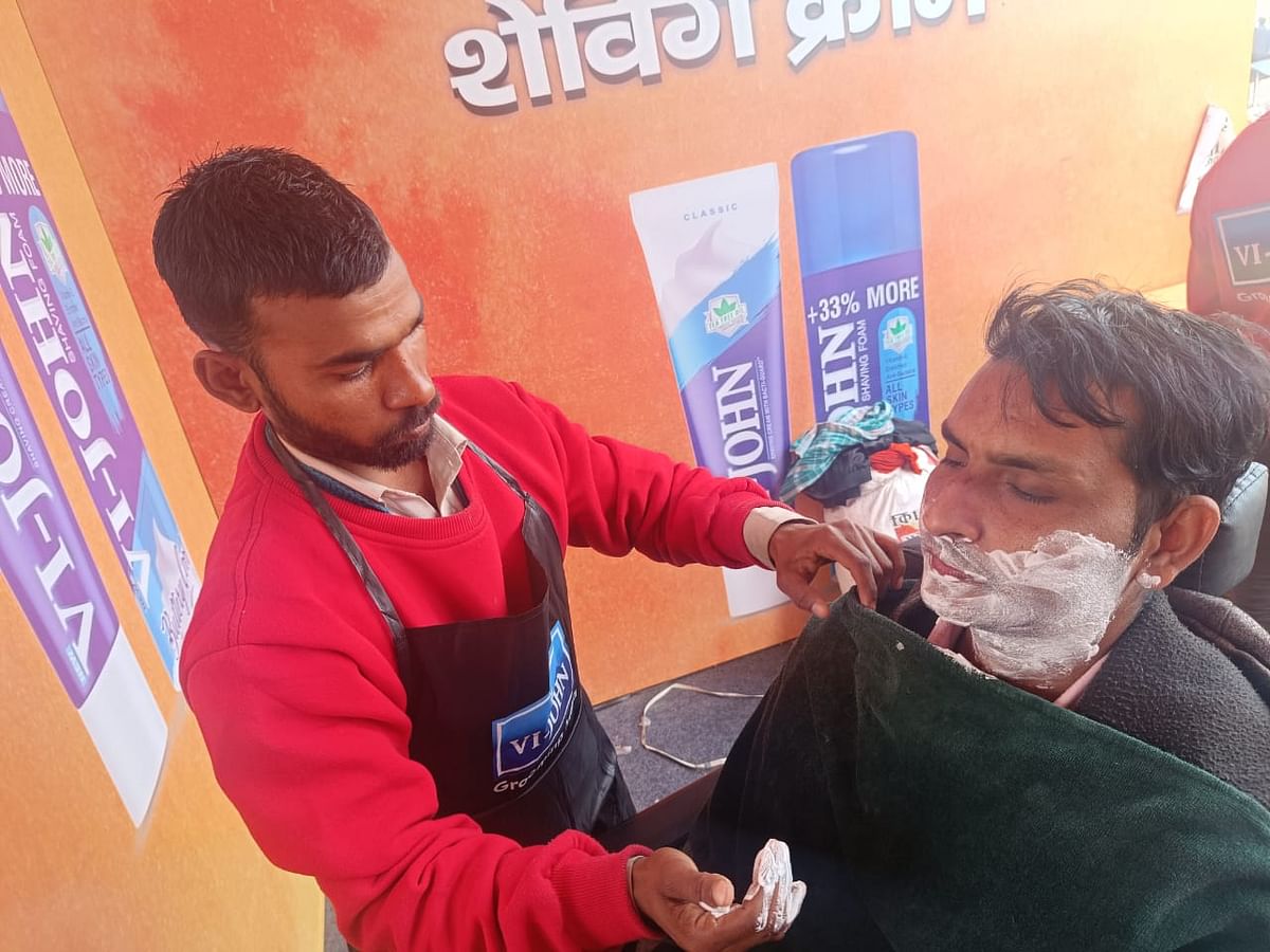 VI JOHN offers makeover to devotees through its unique activation "Hum Sab Mein Hai Shri Ram" at Ayodhya