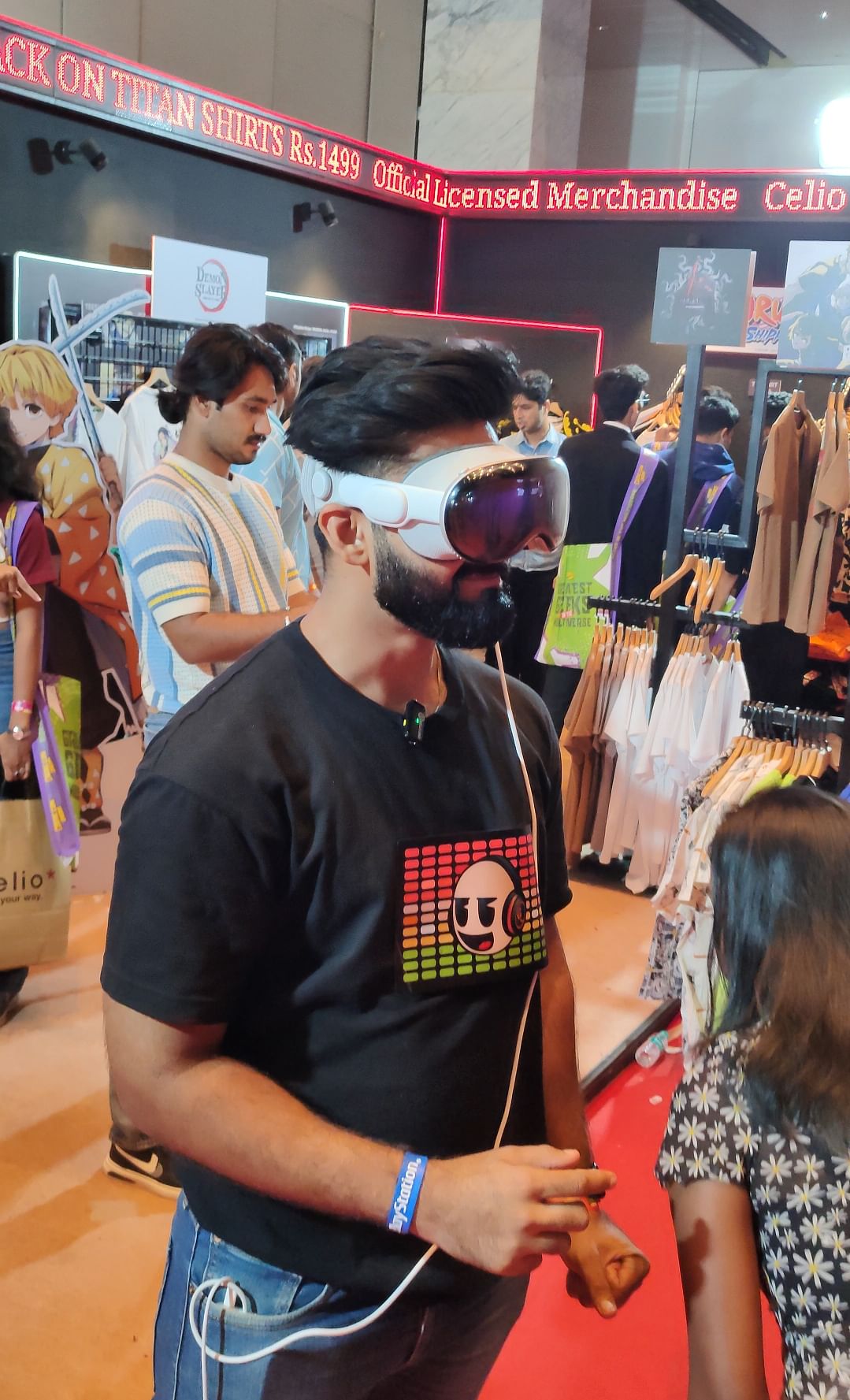Customer playing Celio VR game at Celio Zone - Comic con Mumbai 