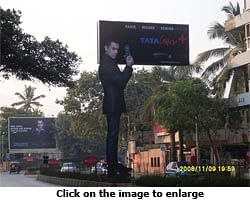 Aamir Khan stands tall for Tata Sky's latest OOH campaign