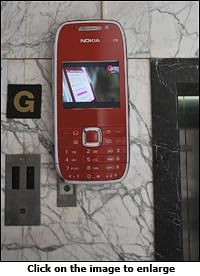 Nokia E75 hijacks OOH Media screens