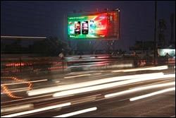 Samsung gets India's first ever single brand LED screen in Delhi
