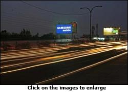 Samsung gets India's first ever single brand LED screen in Delhi