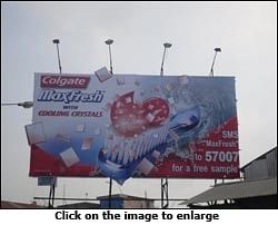 Colgate MaxFresh jumps out of billboards