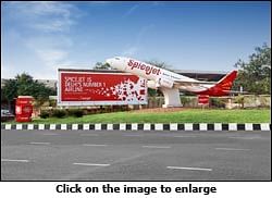 SpiceJet takes off from Delhi, without using the runway
