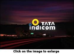 Tata Indicom creates giant logo signage off Mumbai-Pune Expressway