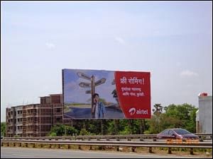 Airtel goes outdoor to promote free calls on roaming offer