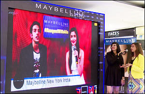 Maybelline hangs out with Alia Bhatt