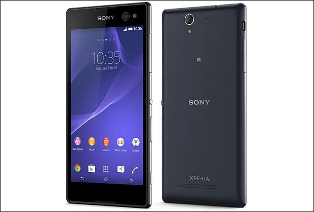 Sony Xperia Brings out the Selfie-addict in Every Girl