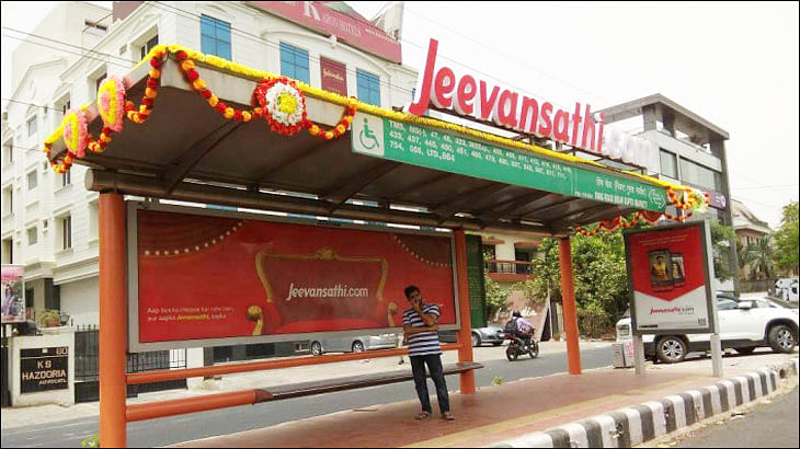 Jeevansathi.com turns bus shelters into 'Shaadi ka Mandaps'