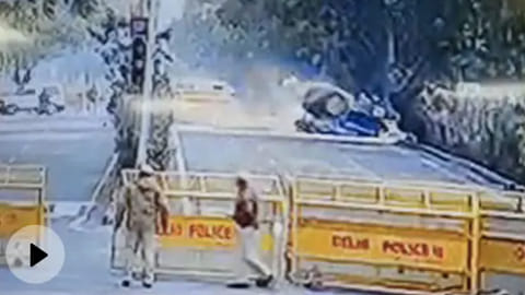 Farmer Protest, video footage on death of a protesting farmer near ITO