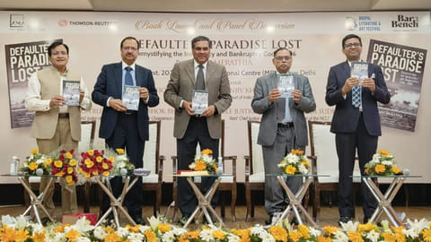 (L-R) Raghav Chandra, Justice (retired) Ramalingam Sudhakar, Justice Sanjiv Khanna, Justice (retired) Ashok Bhushan, Anant Merathia
