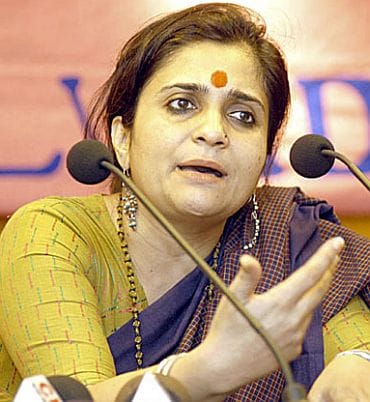 Supreme Court refers Setalvad bail matter to larger Bench; Stay on arrest to continue [Read Judgment]