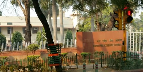 "whenever we advertise a vacancy, UPSC says that they receive 400-500 applications"
