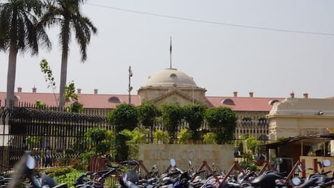 A young Shanti Bhushan would attend hearings at the Allahabad High Court during college hours