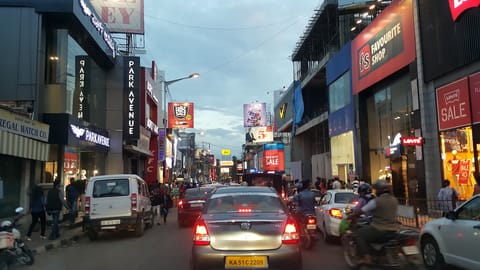 Supreme Court passes 25 directions for ensuring Road Safety in India [Read judgment]