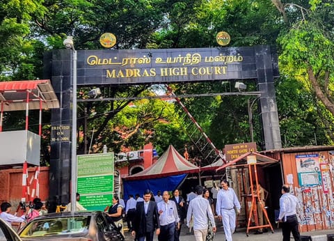 Madras High Court mandates verification of lawyers filing Vakalat [Read Circular]