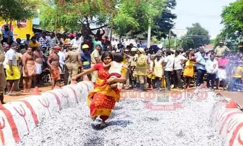 பூக்குழி திருவிழா (கோப்பு படம்)