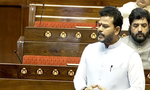மேற்காசிய மோதலால் 4,335 இந்திய விமானங்கள் ரத்து:  மத்திய அரசு தகவல்