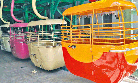 பழனி முருகன் கோவில் ரோப் காரில் புதிய பெட்டி பொருத்தி சோதனை ஓட்டம்
